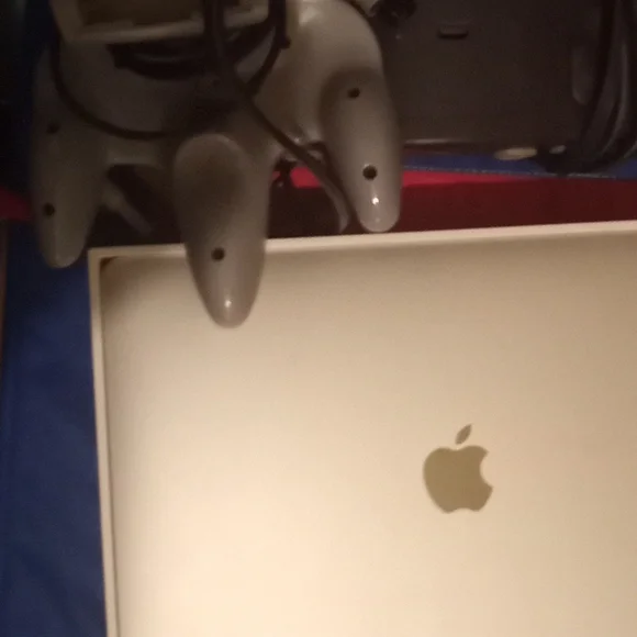 2020 Apple MacBook Air w/ M1 Chip+ Vintage Nintendo 64 w/ Controller